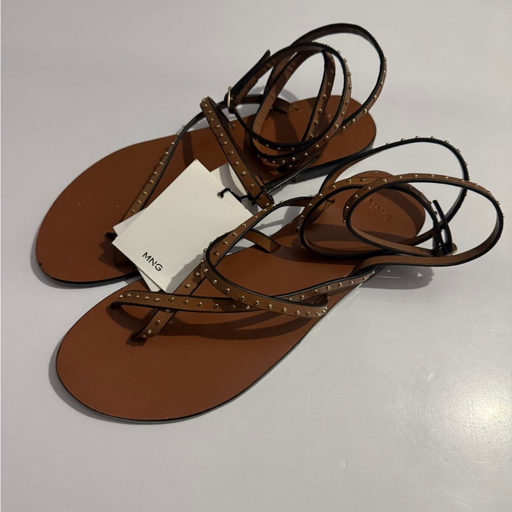 LEATHER STRAP STUD FLAT SANDALS - Picture 4 of 5